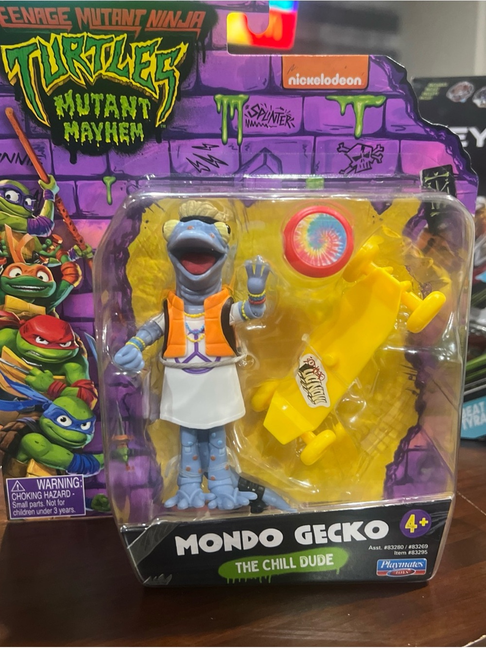 Nickelodeon Mondo Gecko Action Figureo with Yellow Skateboard and Blue Gecko
